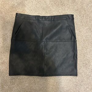 Medium Black faux leather mini skirt